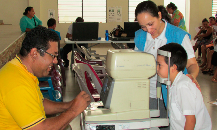 revisión optométrica-escuela El Salvador
