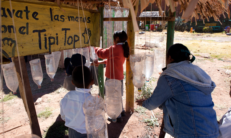 lavado_manos_escuela_Perú