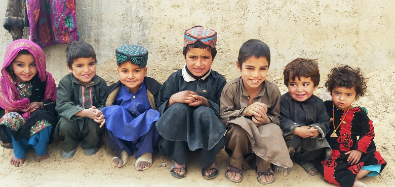 Asistimos a las madres cabeza de familia en Afganistán para que puedan comprar alimentos
