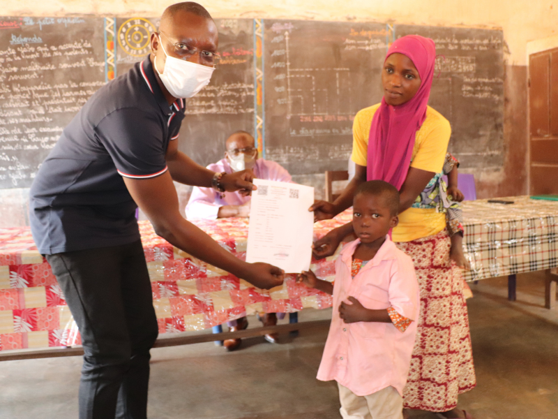 Foto Certificados de nacimiento para niños y niñas de Benín