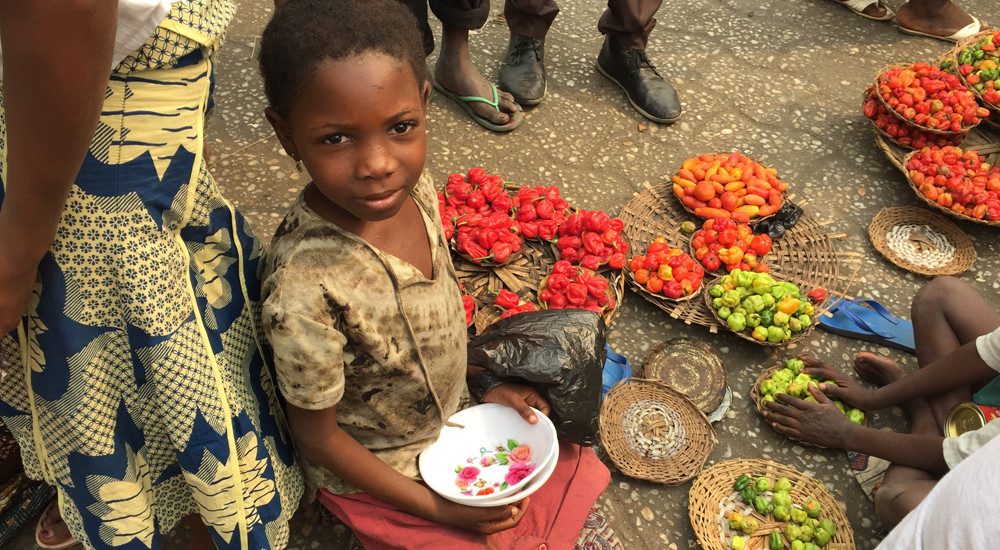 Natura colabora con nuestro proyecto de niños del mercado en Benín