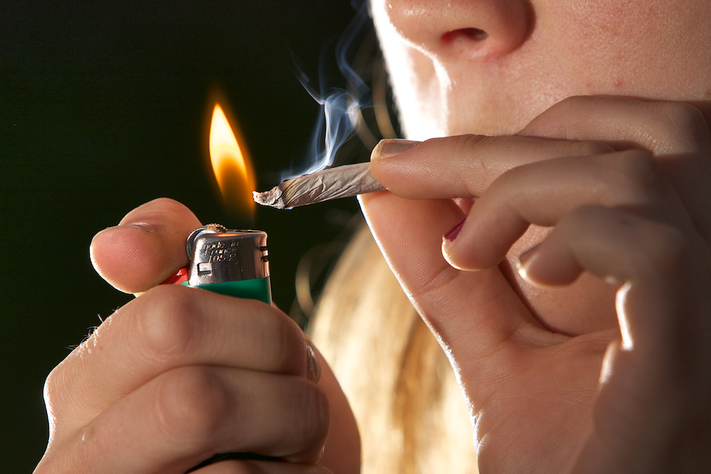 Las hijas de madres fumadoras tienen más riesgo de fumar 